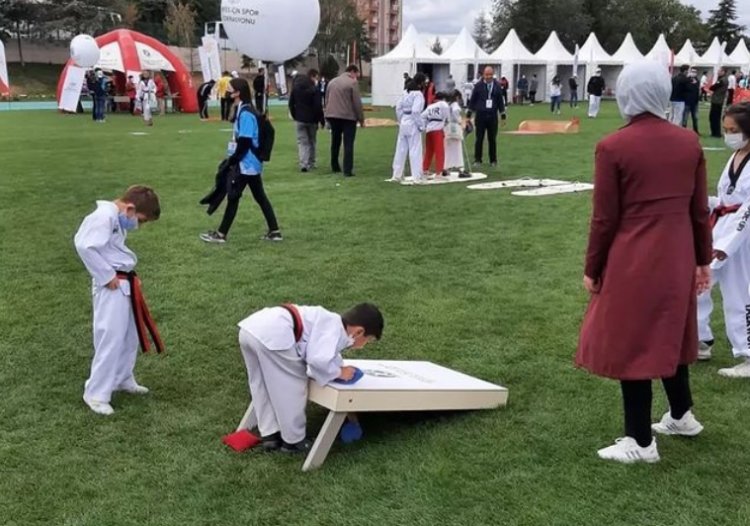 We were there as the "Sport Management Volunteers Community" in action in 81 provinces at the National Sports and Health Days. 