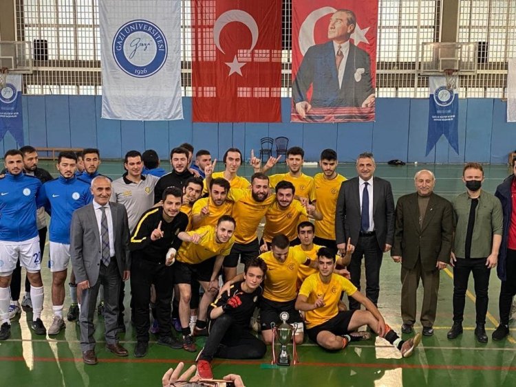 Gönüllü olarak yer aldığımız Futsal 2. Lig Ünilig Çankaya Üniversitesi'nin şampiyonluğuyla sonlandı.